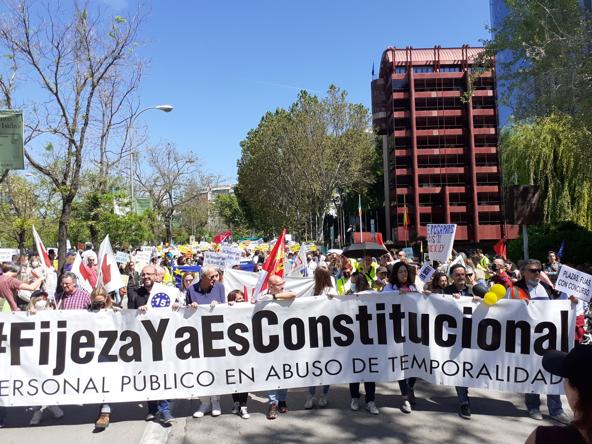 Interinos de toda España se manifiestan en Madrid reclamando la intervención de la UE por el incumplimiento de la ley 20/2021