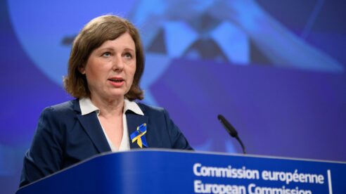 Bruselas examinará si la ley de amnistía viola el Derecho UE pero insiste en que compete al TC decir si es constitucional
