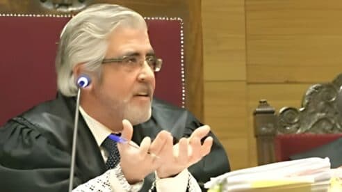 Valdecañas o la necesidad de que la mujer del César, además de ser honrada debe parecerlo