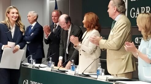Begoña Olaizola, ganadora de la XXII edición del Premio Jóvenes Juristas del Centro de Estudios Garrigues