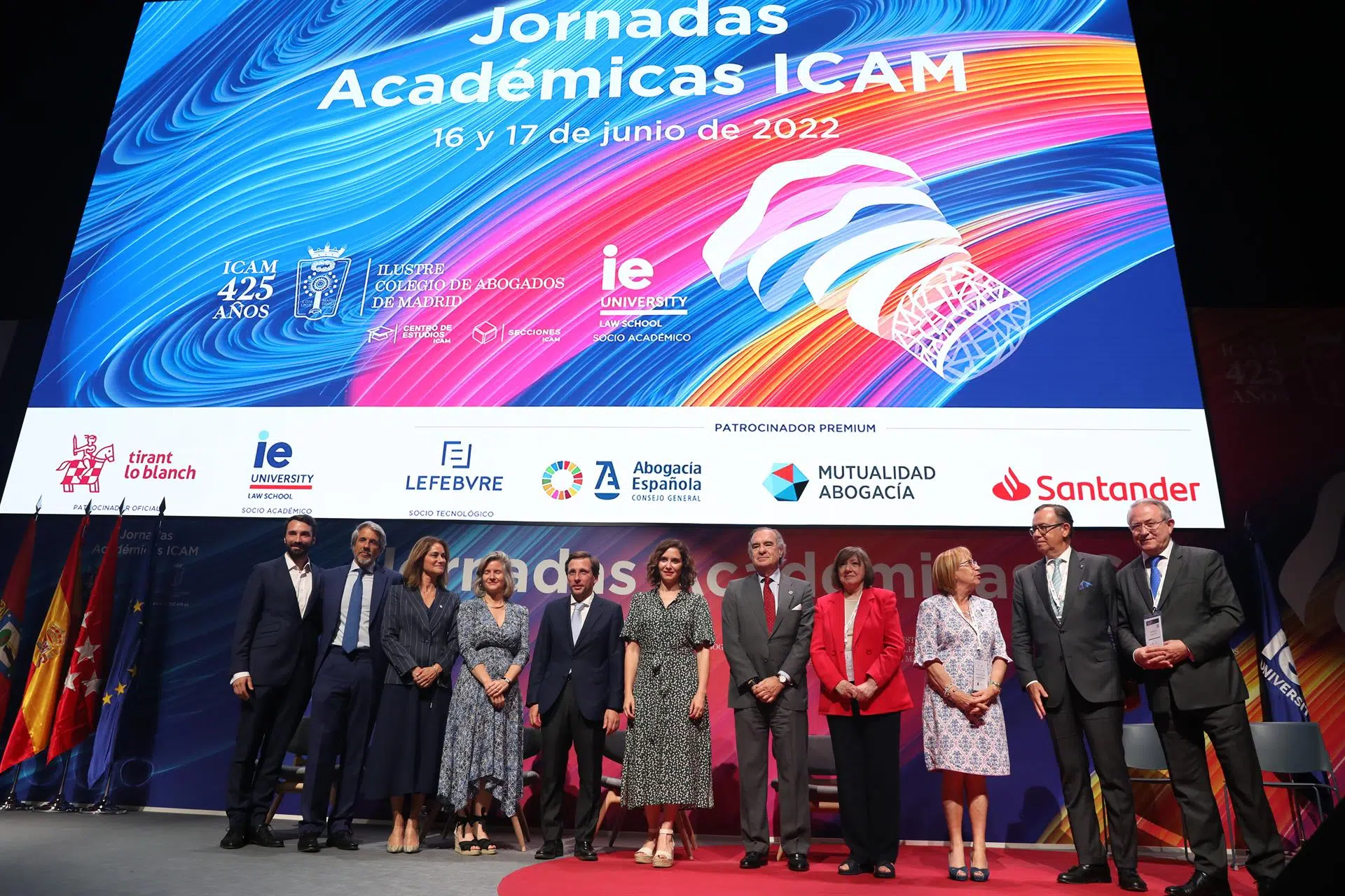 Ayuso y Almeida cierran el 425 aniversario del ICAM con halagos a la excelencia de los abogados madrileños