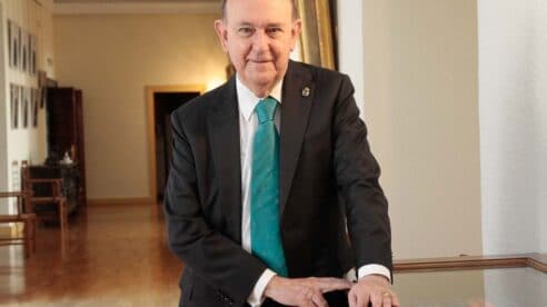 El Instituto de España inaugura un seminario sobre las sentencias relevantes del TC de la mano de Andrés Ollero