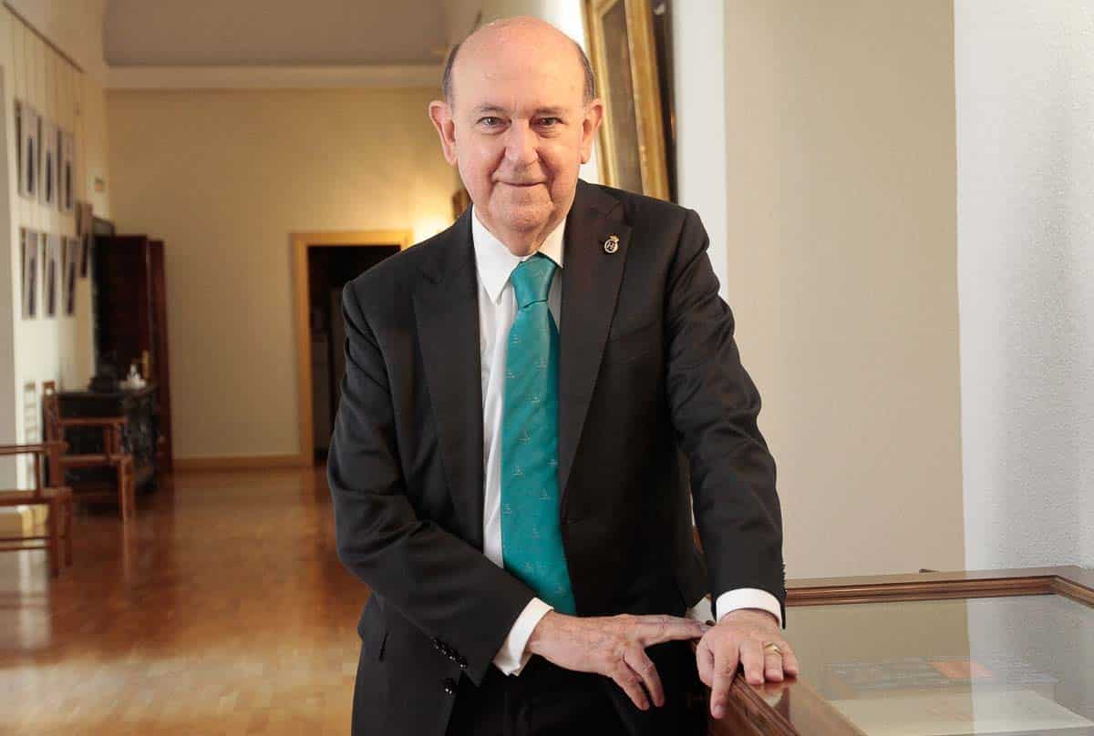El Instituto de España inaugura un seminario sobre las sentencias relevantes del TC de la mano de Andrés Ollero