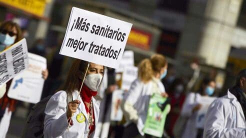 Los profesionales sanitarios reclaman el complemento de carrera que no percibieron como trabajadores interinos o temporales