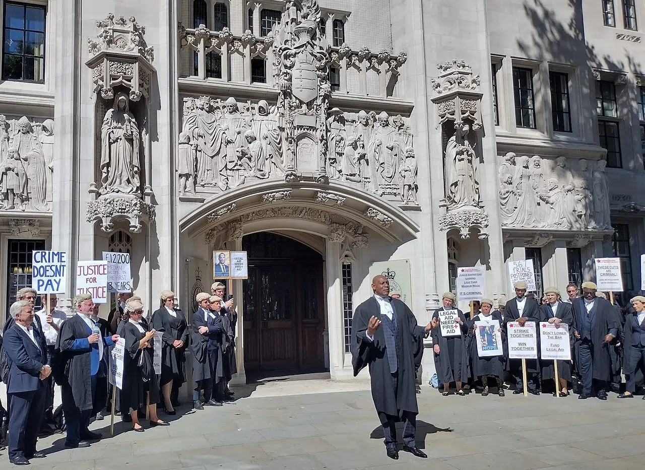 Cartas desde Londres: Huelga indefinida de “barristers” penalistas de Inglaterra y Gales a partir del 5 de septiembre