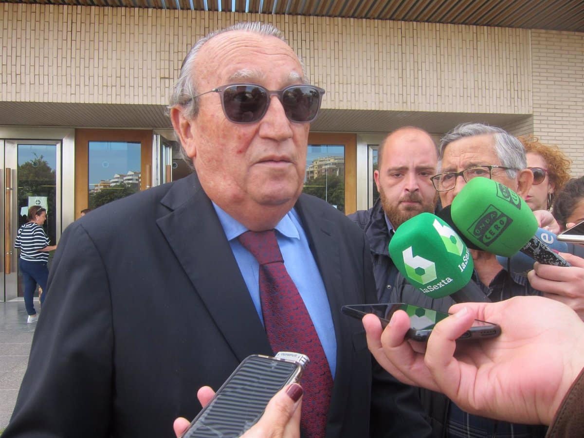 La juez del caso Aerocas abre causa con jurado contra Carlos Fabra y un expiloto de motos por un supuesto delito de cohecho