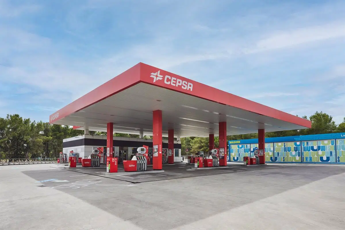 La Justicia da la razón a Cepsa en la primera demanda de un transportista por fijar precios del combustible