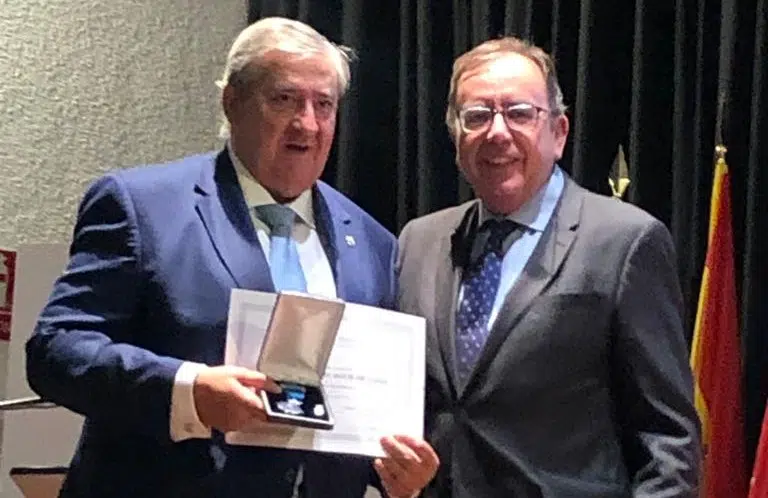 Jesús Lorenzo Aguilar, director general de Asemed, recibe la Medalla de Plata al Mérito Social Penitenciario