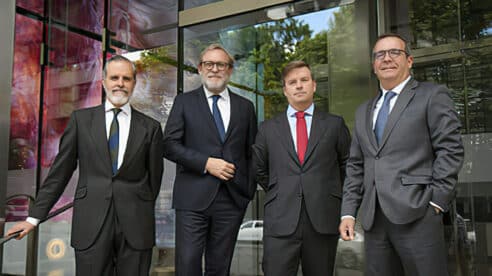 Los «sabios de Kenners» reclaman al Gobierno que deflacte el IRPF y baje impuestos en este entorno de crisis