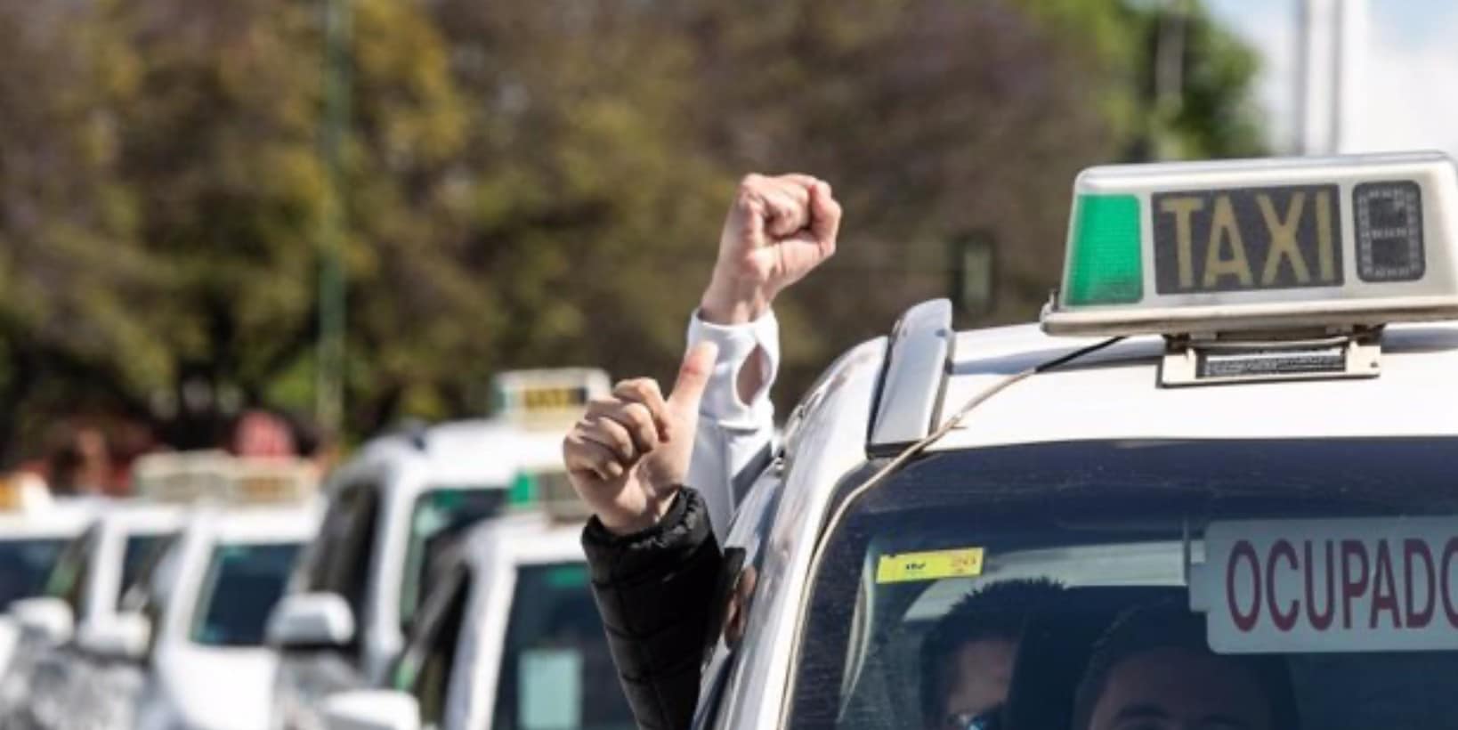 La Justicia paraliza la ejecución del embargo de una licencia de taxi para evitar que sea subastada