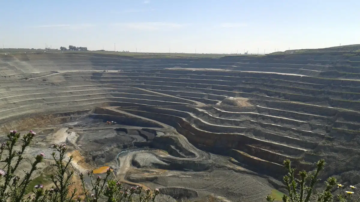Anulada la multa de un millón de euros a la mina Cobre Las Cruces: la decisión del Gobierno no fue ajustada a derecho