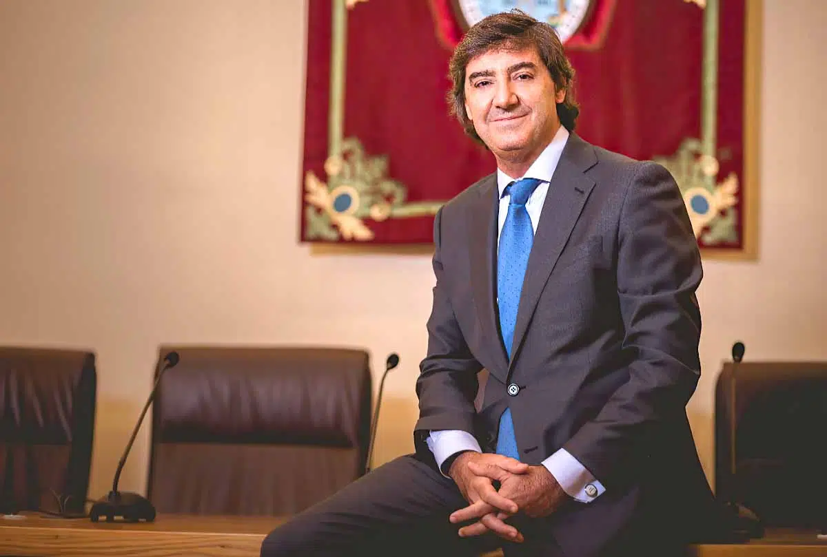 Óscar Fernández León, candidato a decano del Colegio de Abogados de Sevilla