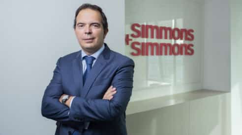 Francisco de León Miranda se incorpora como socio de Simmons & Simmons para reforzar el área de M&A especializada en seguros