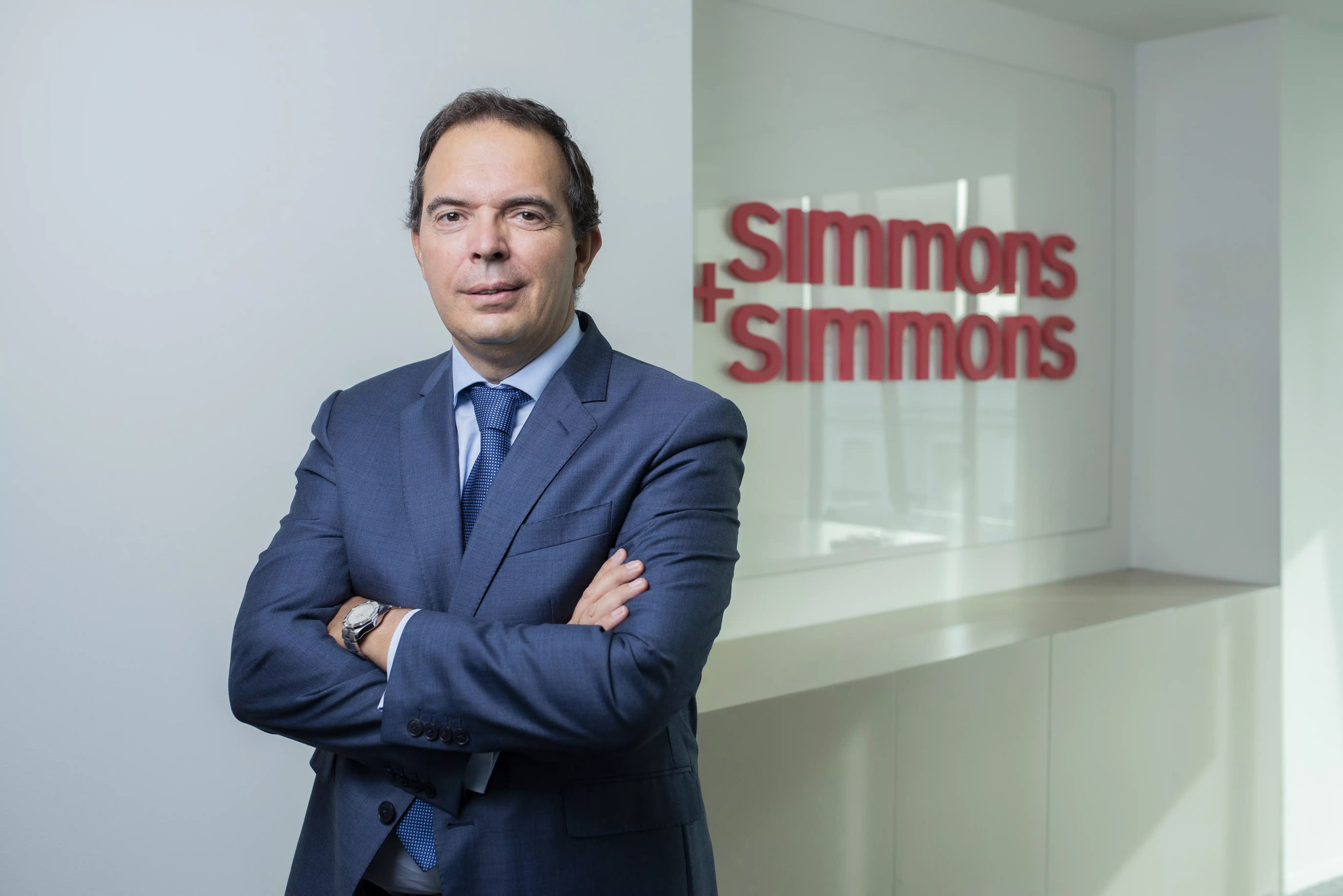 Francisco de León Miranda se incorpora como socio de Simmons & Simmons para reforzar el área de M&A especializada en seguros
