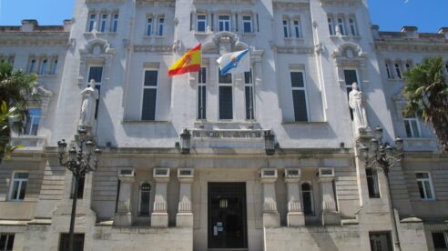 El TSXG deniega la indemnización a una viandante que se cayó en una acera en mal estado por no actuar “con la debida diligencia” 