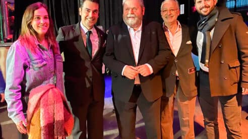 Miguel Durán y su candidatura optaron por celebrar una fiesta-concierto para cerrar la campaña