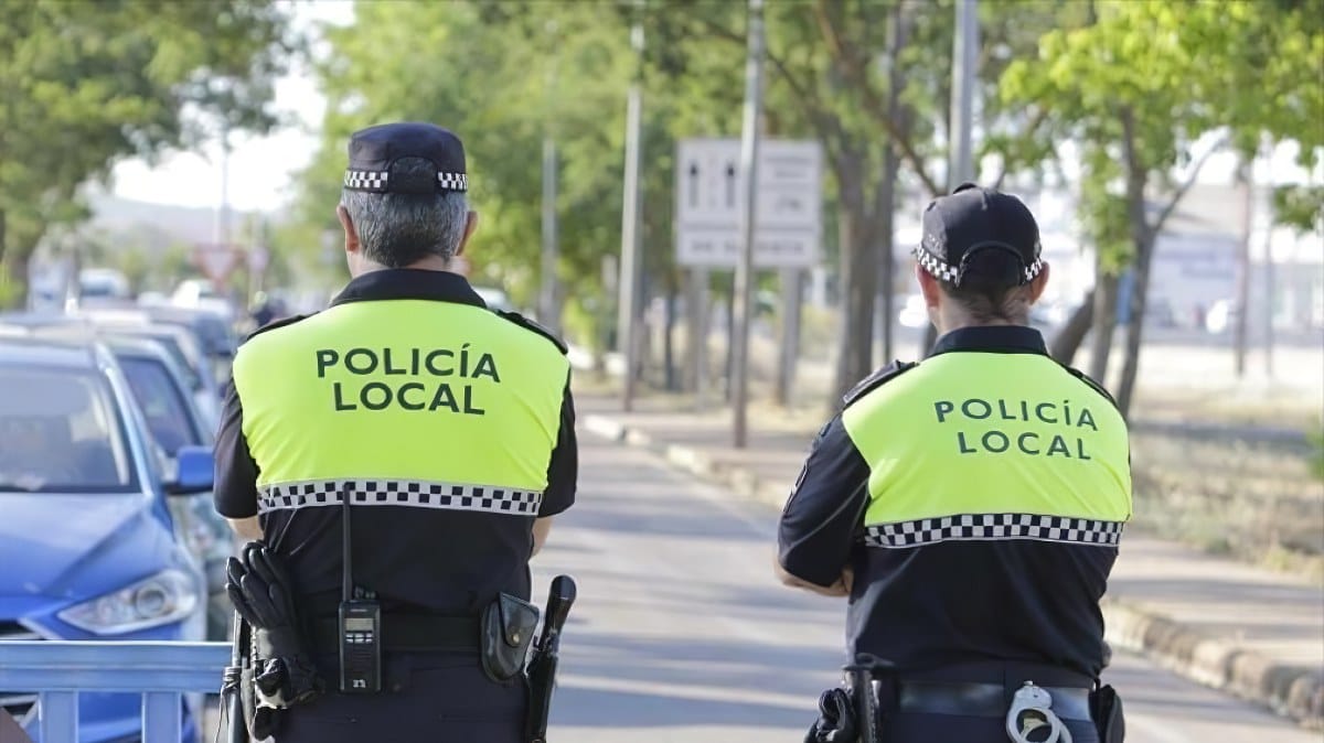 Un juzgado de Cáceres sentencia que los policías locales no pueden hacer horas extras obligatorias salvo catástrofes o fuerza mayor 