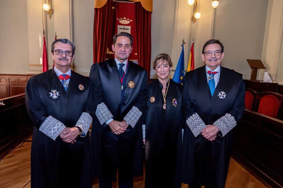 Con Victoria Ortega y los decanos emériotos de Albacete José Serrano Siquier y Julio García Bueno.