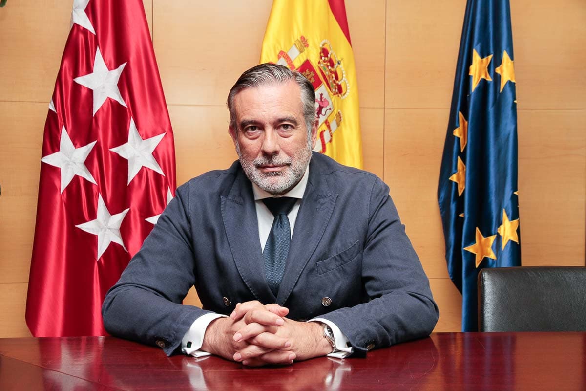 Enrique López: «Es escandaloso que desde el Gobierno se articulen, con mala fe, ataques contra los jueces, demonizándolos e insultándolos»