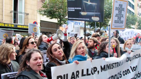 Sexto día de huelga: los LAJ informan de un 75 % de seguimiento; el Ministerio de un 29,7 % y 964 de permiso