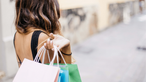 Un juez anula el despido de una empleada que aprovechaba citas médicas para ir de compras 