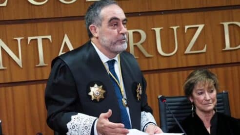 José Manuel Niederleytner, nuevo presidente del Consejo Canario de Colegios de Abogados, advierte de que «las islas están a la cabeza en litigiosidad»