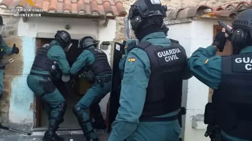 Confirmada la sanción a un guardia civil que no ayudó a un compañero en prácticas cuando fue empujado y amenazado en una okupación