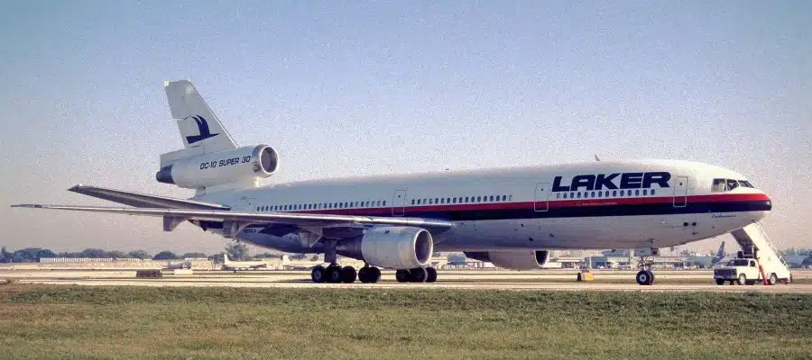 11ac_-_Laker_Airways_DC-10-30