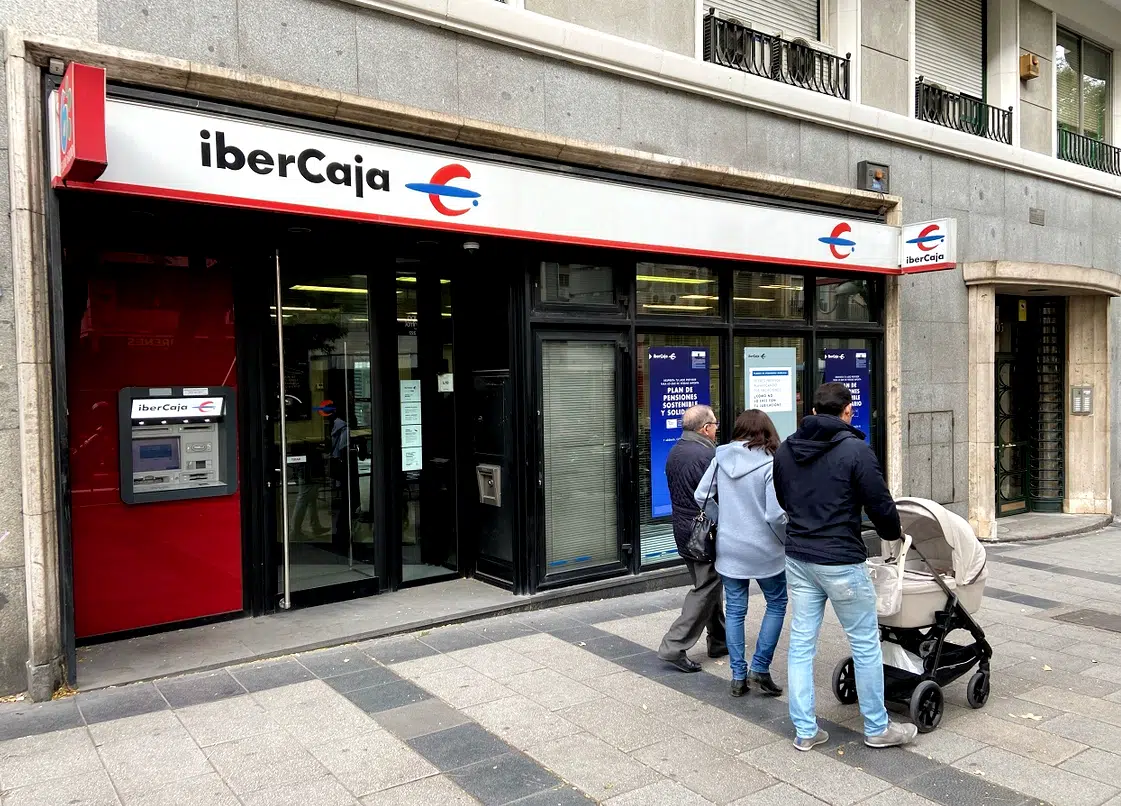 Ibercaja tendrá que pagar 100.000 € por abrir cuentas bancarias a menores sin permiso de la madre