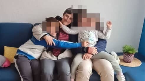 Una madre denuncia que la Junta de Andalucía le ha quitado a su hijo y enviado a un centro de menores sin explicaciones