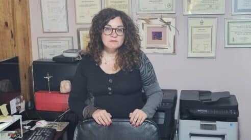 Una abogada denuncia que se le murió un cliente con cáncer esperando el juicio para divorciarse de su ex y poder casarse con su pareja