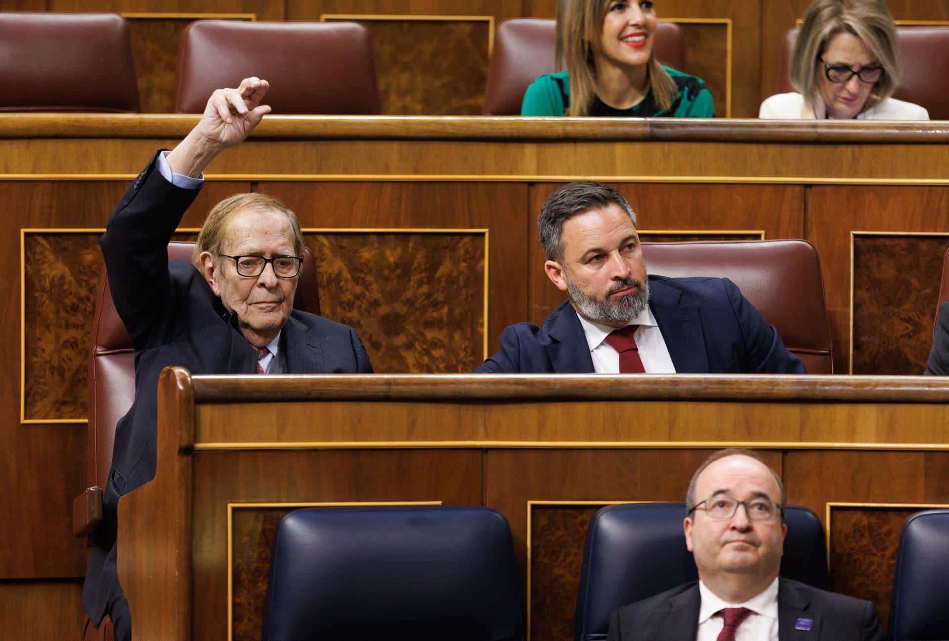 El Congreso de los Diputados rechaza la moción de censura de Vox después de que Tamames diera «un repaso» a los portavoces parlamentarios