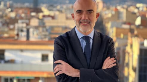Daniel Sirera (PP): “Tener una alcaldesa que fue ‘okupa’ y que defiende a los ‘okupas’ ha convertido a Barcelona en un paraíso antisistema” 