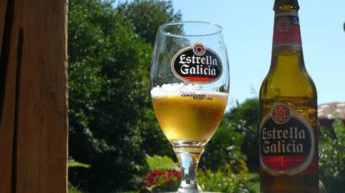 Una trabajadora de Estrella Galicia demanda a la empresa por acoso laboral tras ser elegida representante sindical