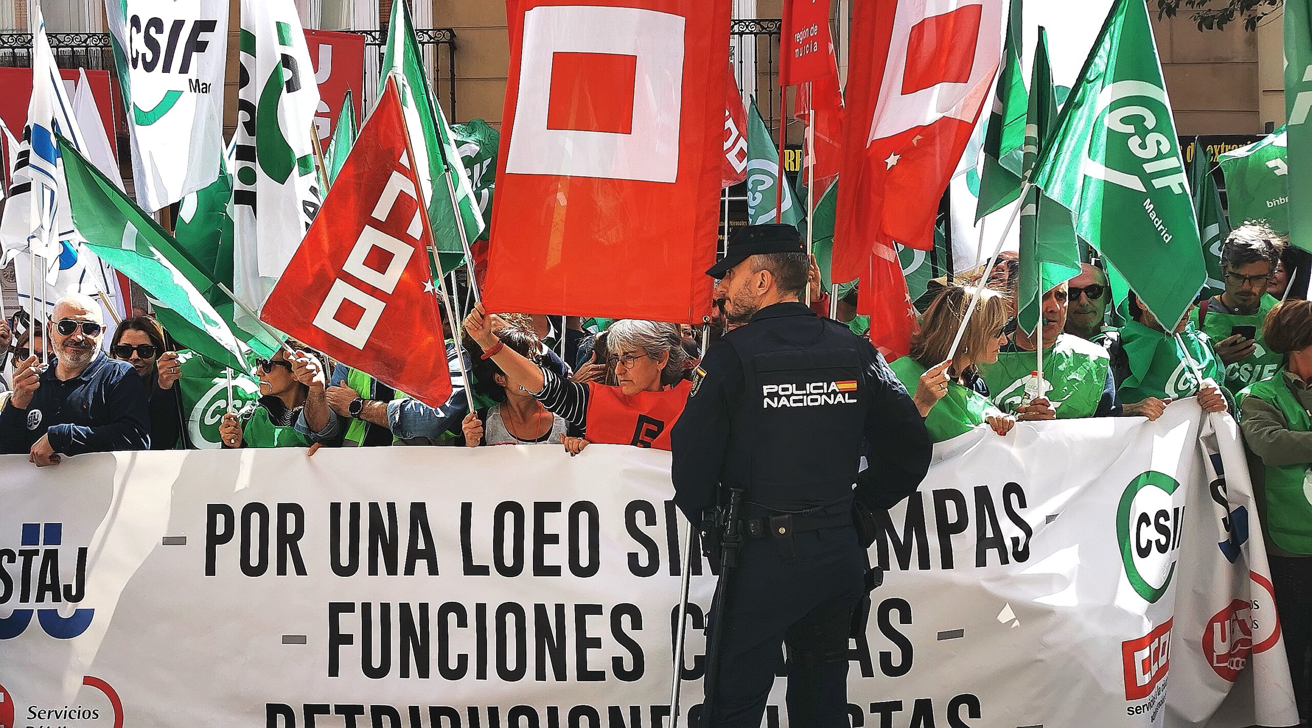 Los sindicatos denuncian que el Gobierno está sordo y ciego ante una Justicia que revienta por los cuatro costados