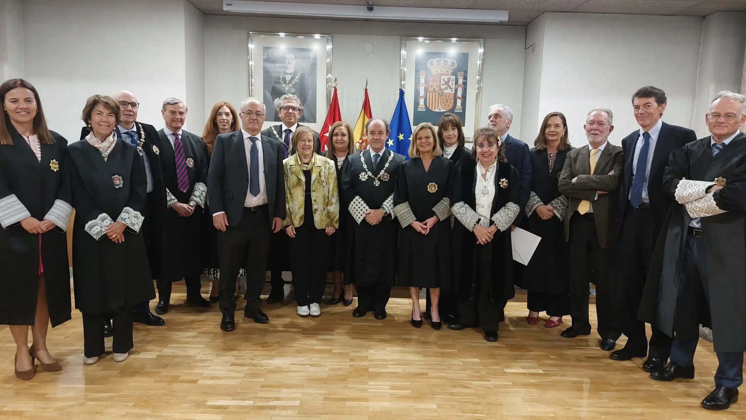 El TSJ de Madrid homenajea a 11 magistrados que se jubilaron en 2022 y a 6 que han cumplido 25 años en la carrera