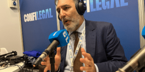 El magistrado Eloy Velasco es partidario de introducir al juez robot en algunas experiencias en España