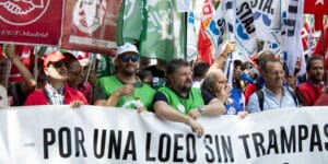 Representantes sindicales en la manifestación de los funcionarios de Justicia, con Javier Jordán, presidente del sector nacional de Justicia de CSIF (chaleco verde, tercero desde la izquierda) y Vicente Navarro, secretario general de STAJ (chaleco azul, cuarto desde la izquierda). Foto: Virgilio González/Confilegal.