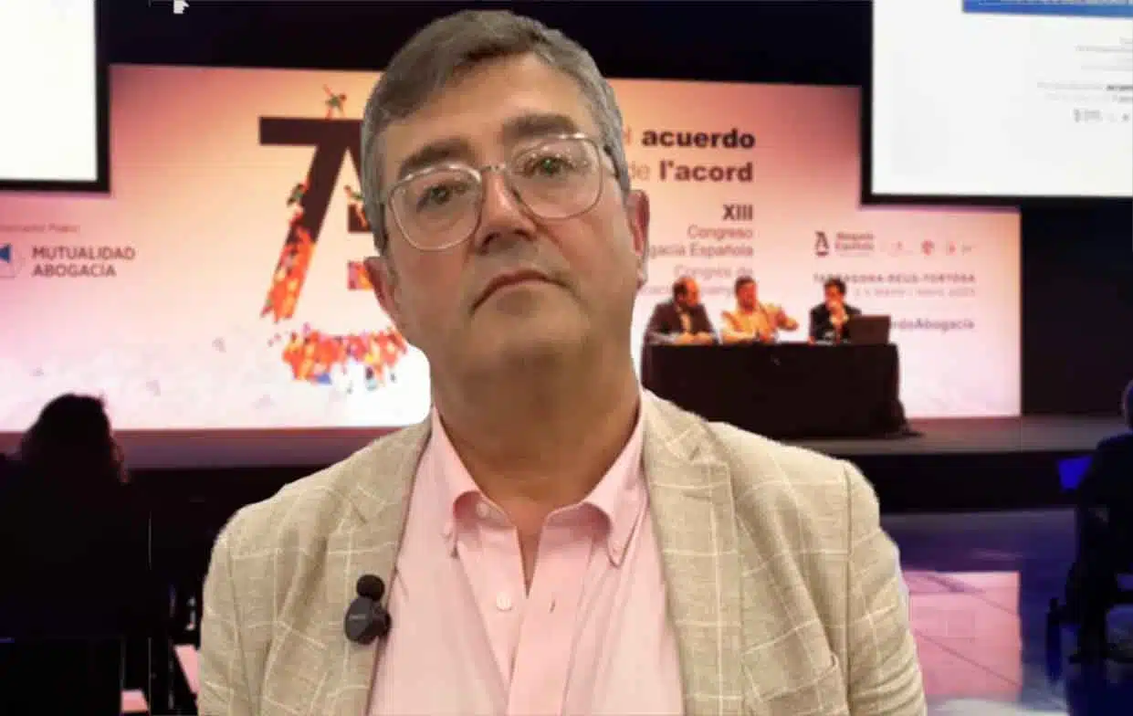 José Ramón Chaves, magistrado, autor de la ponencia de deontología del Congreso del CGAE: «Lo que es bueno para los abogados es bueno para la Justicia»