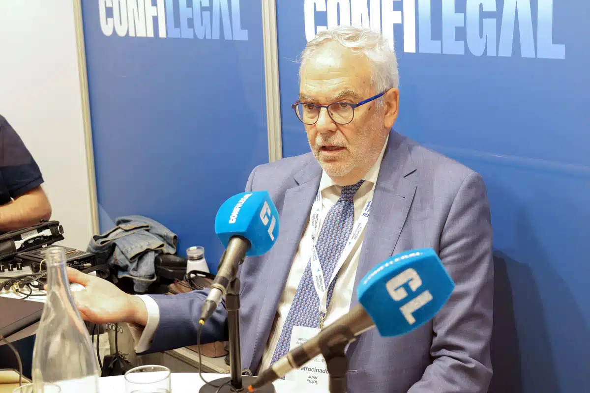 Juan Pujol, presidente de Lefebvre: «Estamos siendo avasallados  por la Comisión Nacional de los Mercados y la Competencia»