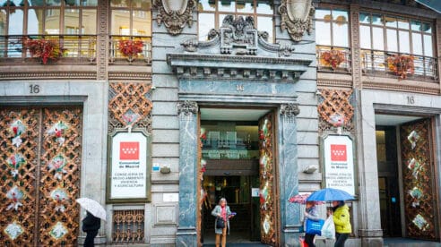 La Justicia admite a trámite una querella contra 5 altos cargos de la Comunidad de Madrid por prevaricación y desobediencia