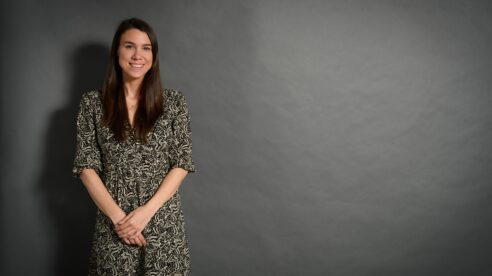 Cintia Bernhardt: «La IA plantea muchas dudas sobre la titularidad de las creaciones generadas con esta tecnología»