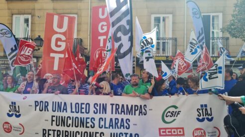 Los sindicatos exigen al Gobierno que haga ya una oferta económica como a LAJs, jueces y fiscales o estudiarán una huelga indefinida