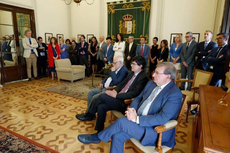ASISTENTES (1)