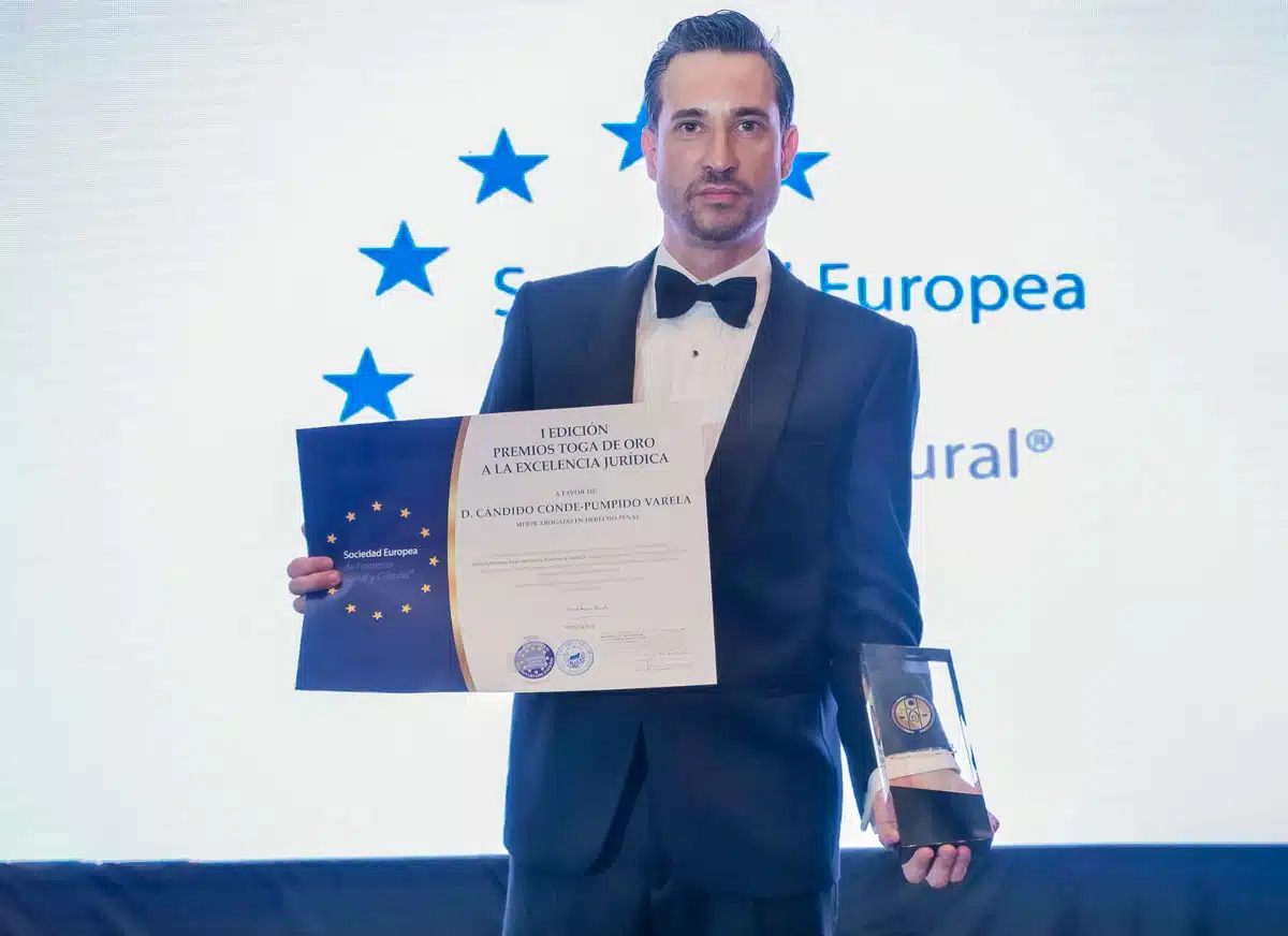 Cándido Conde-Pumpido Varela recibe el premio Toga de Oro