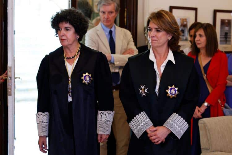 Dolores delgado tomando posesión