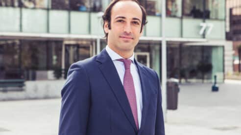 «La figura del procurador necesita actualizarse, asumiendo nuevas funciones, como las ejecuciones judiciales»