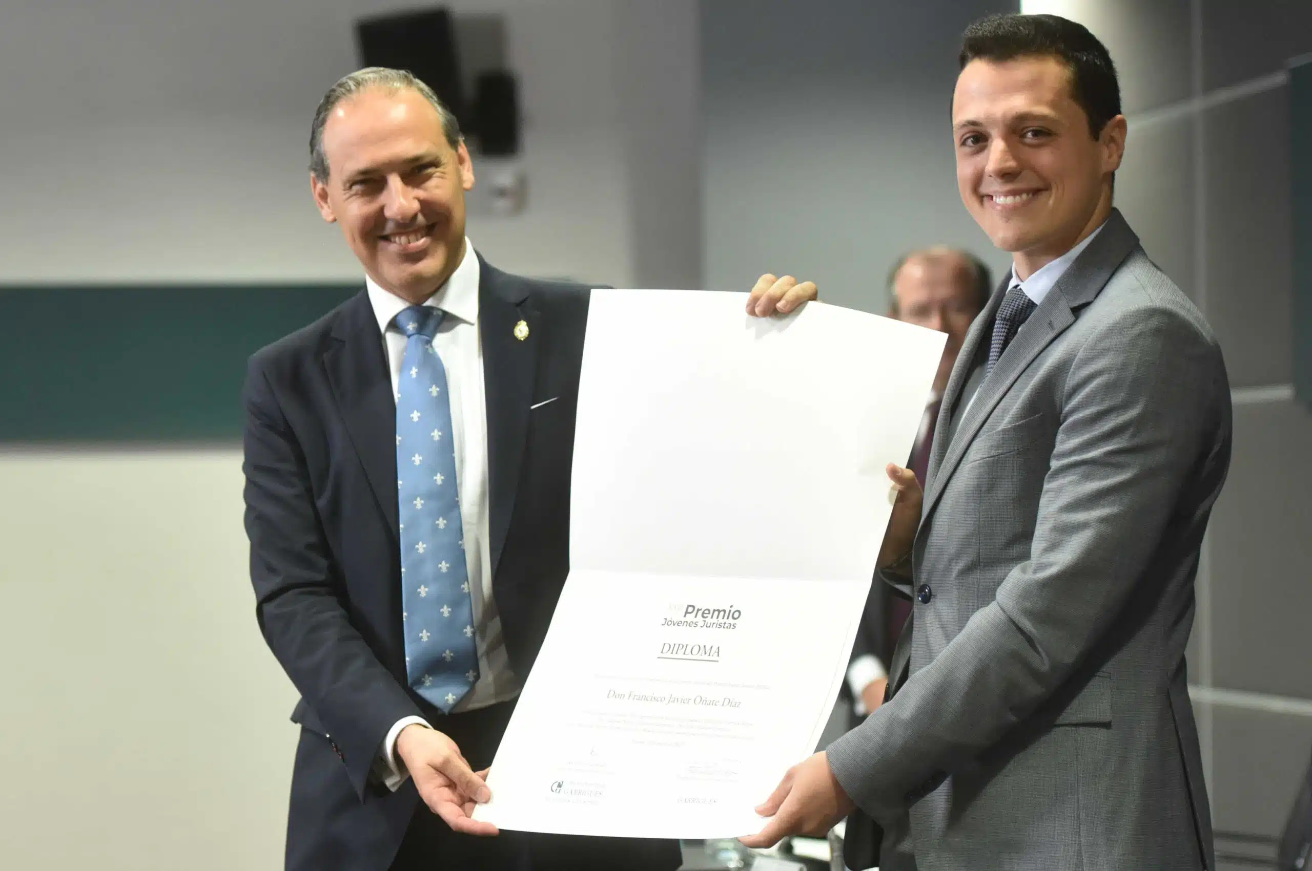 Francisco Javier Oñate Díaz, alumno del grado de Derecho de ISDE, recibe el primer premio en la XXIII edición del Premio Jóvenes Juristas del Centro de Estudios Garrigues