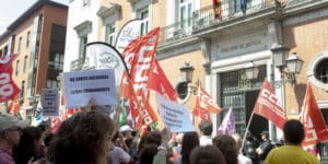 Más de 200 funcionarios se han manifestado frente a la sede del Ministerio de Justicia. Foto: Virgilio González/Confilegal.