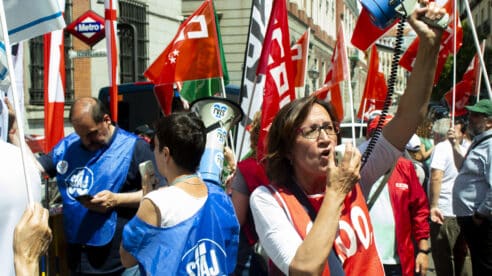 Nueva concentración de funcionarios frente al Ministerio de Justicia antes de la asamblea que decidirá el futuro de la huelga